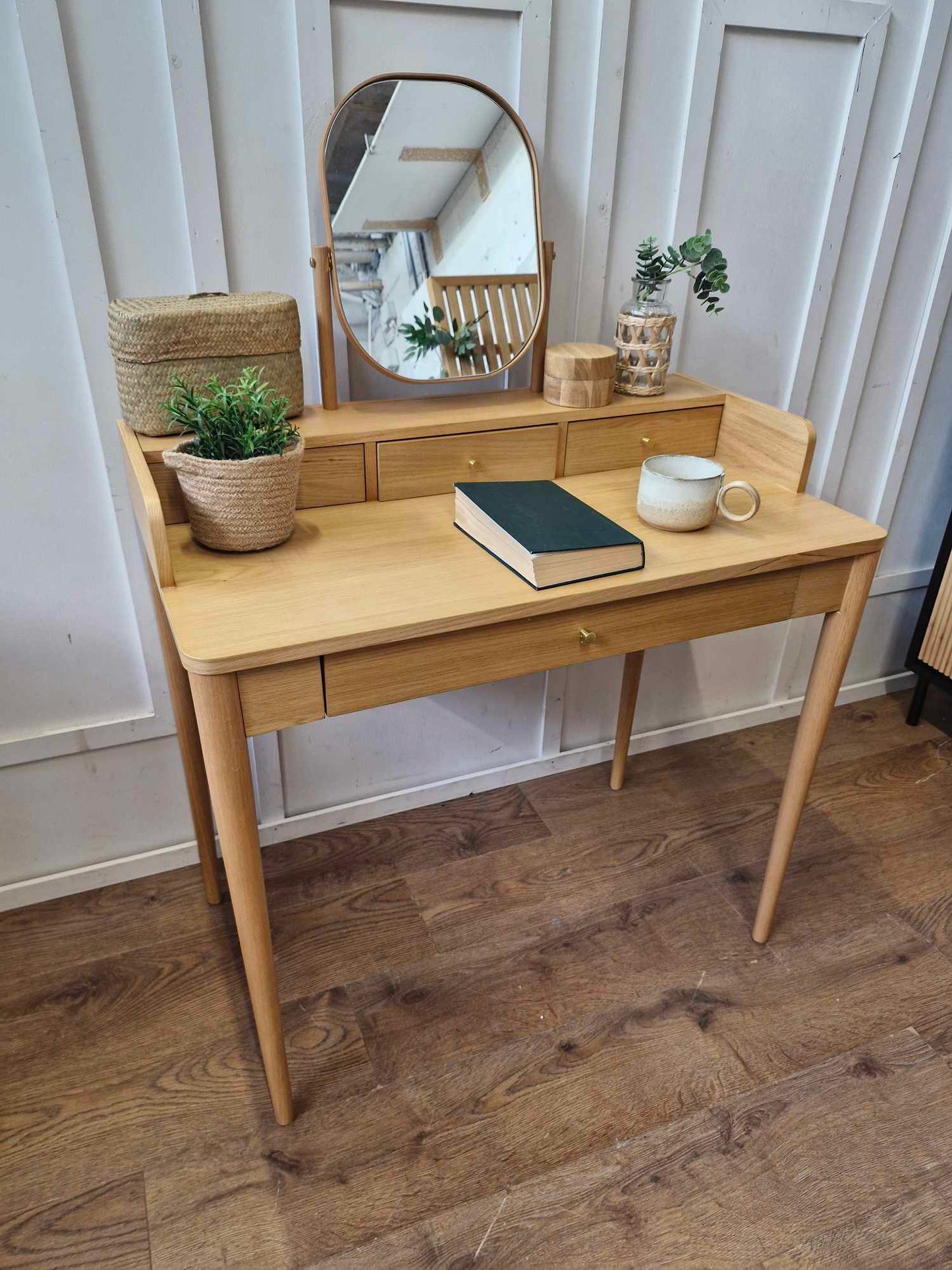 Oak Dressing table with extension and mirror