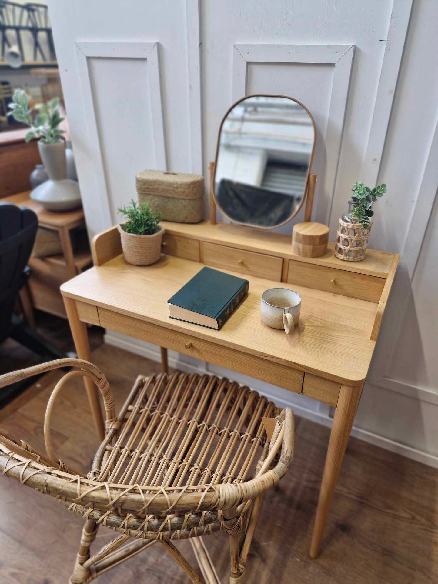 Oak Dressing table with extension and mirror