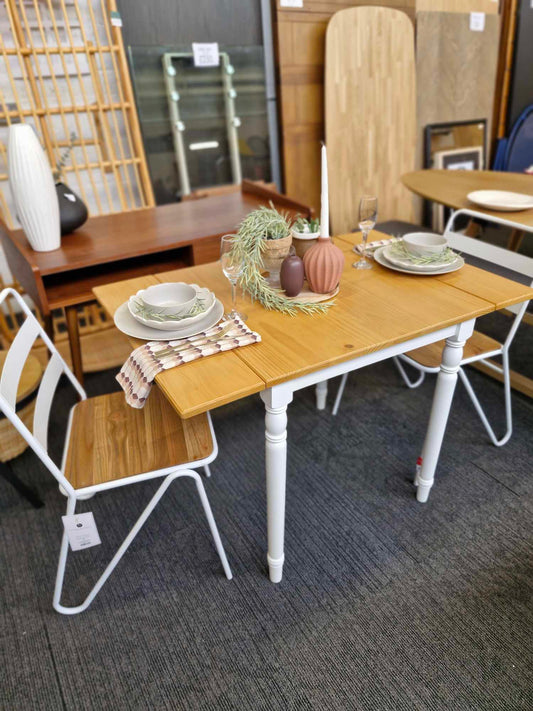 Small Country Extending Dining Table / Oak and White / seats 2-4