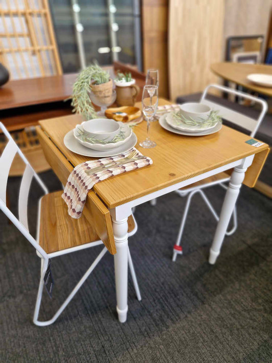 Small Country Extending Dining Table / Oak and White / seats 2-4