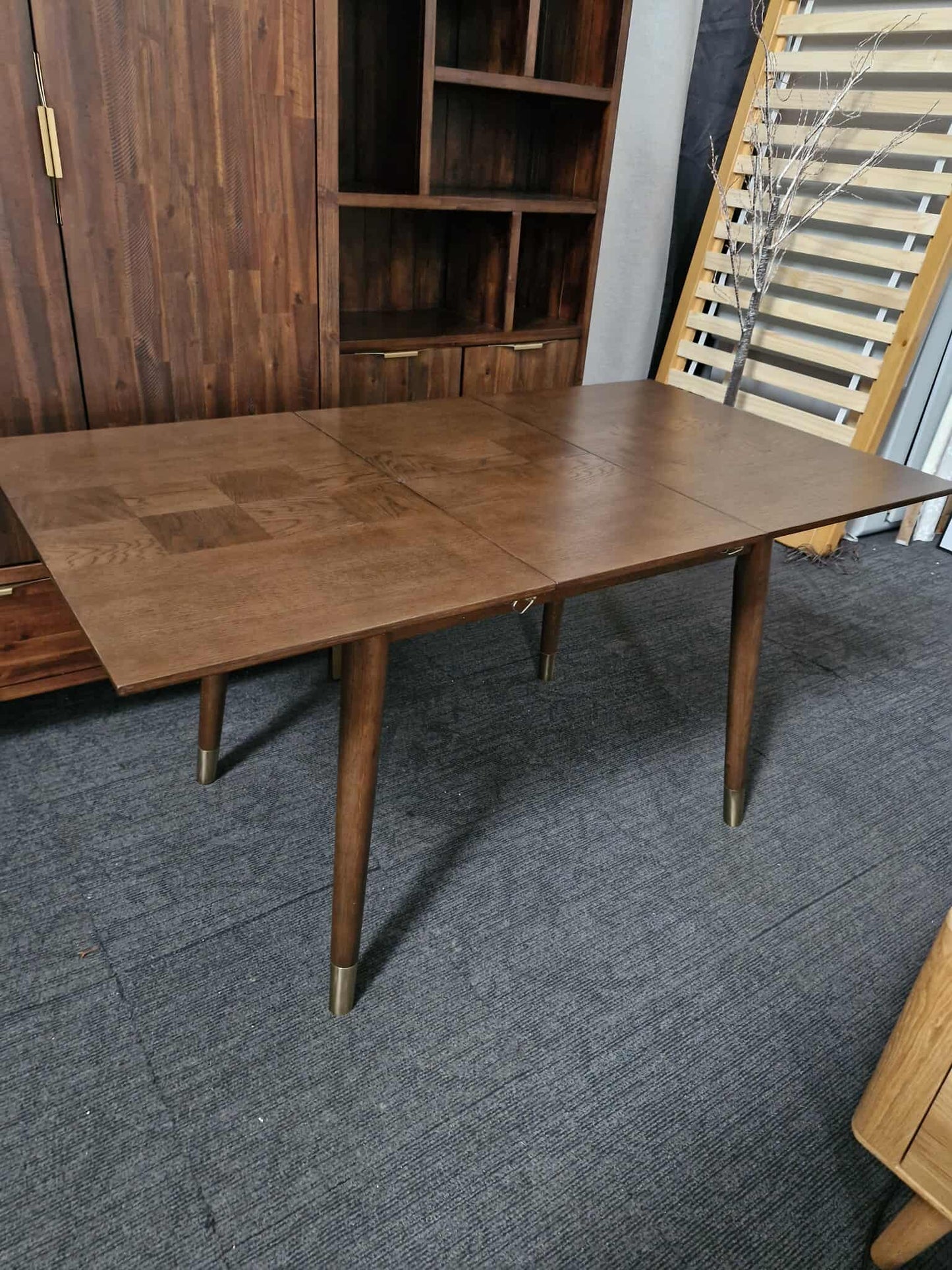Extending Dining Table, Dark wood / CFS Gambit