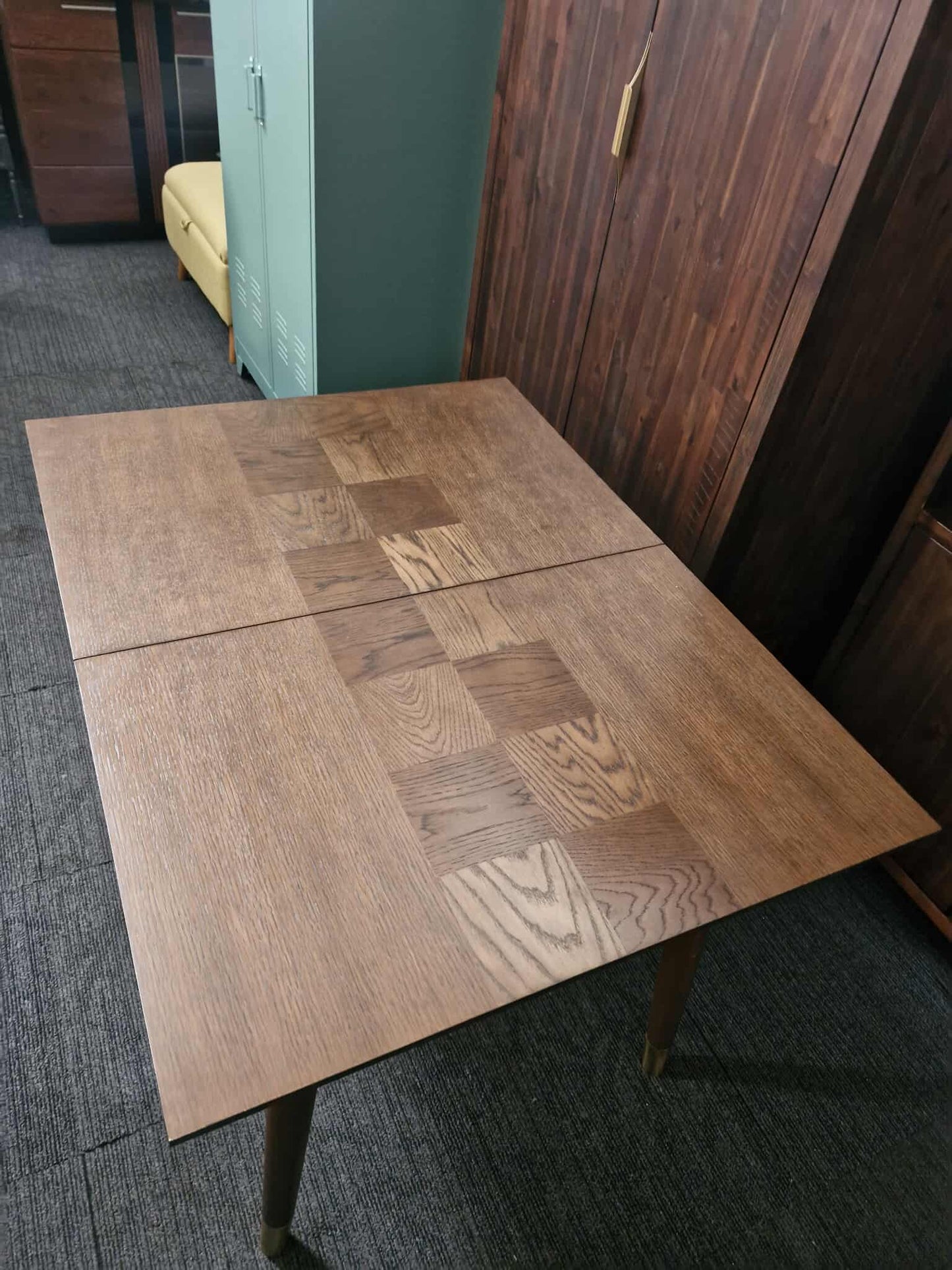 Extending Dining Table, Dark wood / CFS Gambit