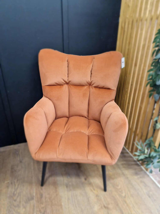 Peach/Blush Tufted Velvet Armchair / Occasional chair