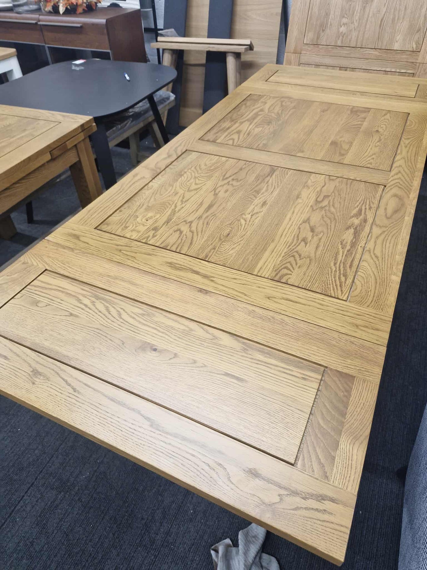 Rustic Solid Oak Extending Dining Table / 6-8 seater