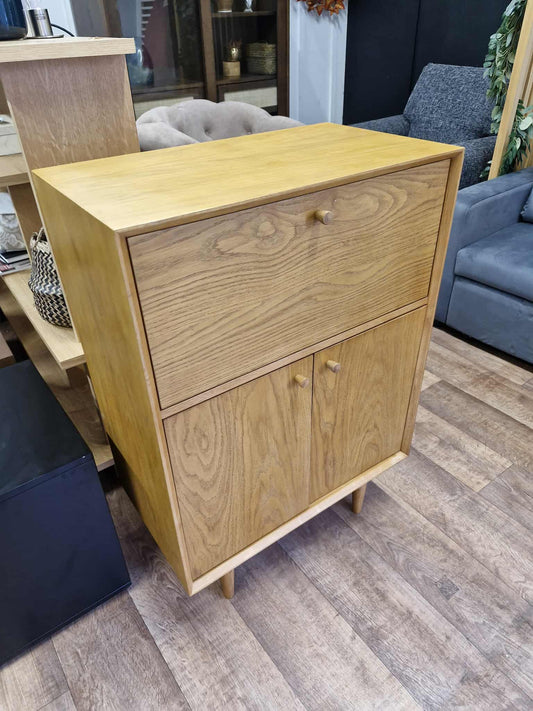 Vintage Style Drink Bar Cabinet / Quilda