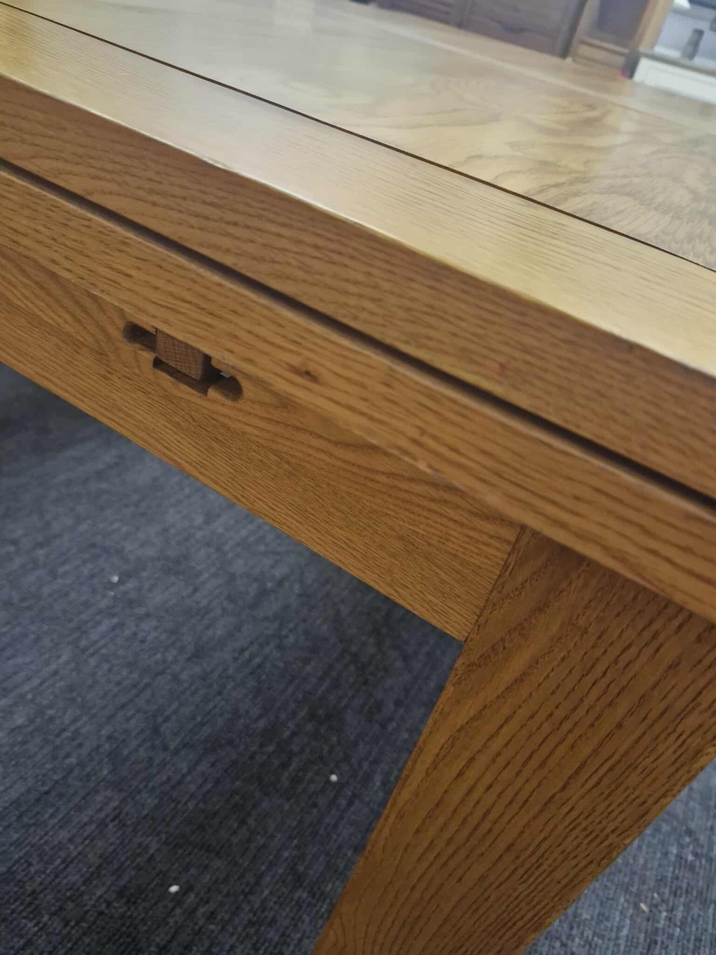 Rustic Solid Oak Extending Dining Table / 6-8 seater