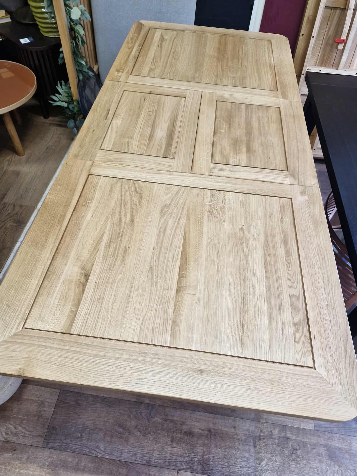 Extending Dining Table / Solid Oak 6-8 seater / OAK FURNITURELAND Romsey