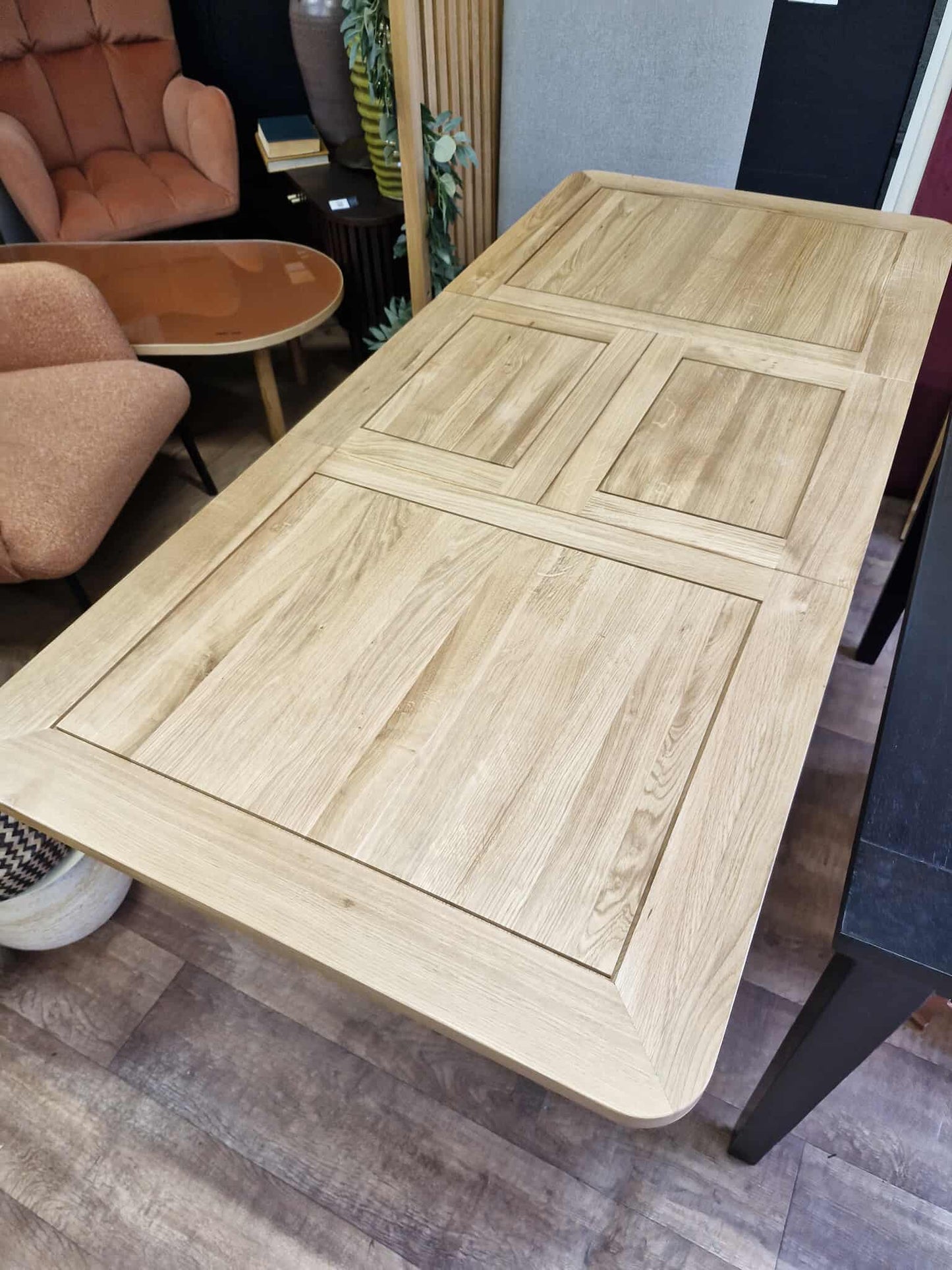 Extending Dining Table / Solid Oak 6-8 seater / OAK FURNITURELAND Romsey