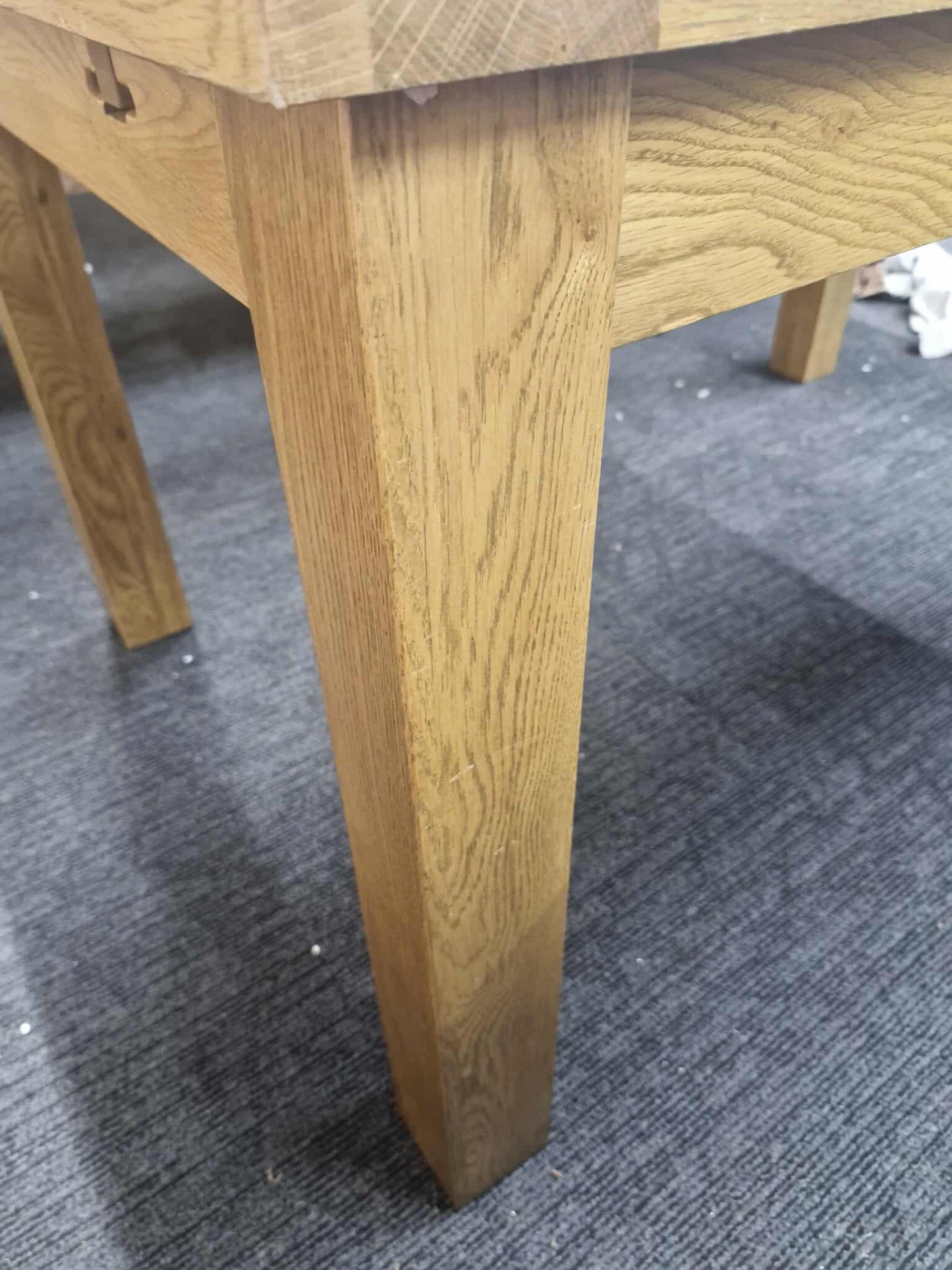 Rustic Solid Oak Extending Dining Table / 6-8 seater