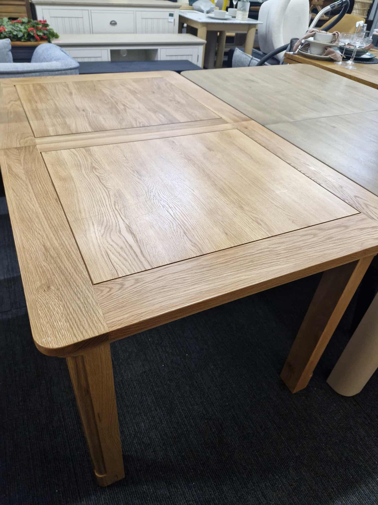 Extending Dining Table / Solid Oak 6-8 seater / OAK FURNITURELAND Canterbury (Copy)