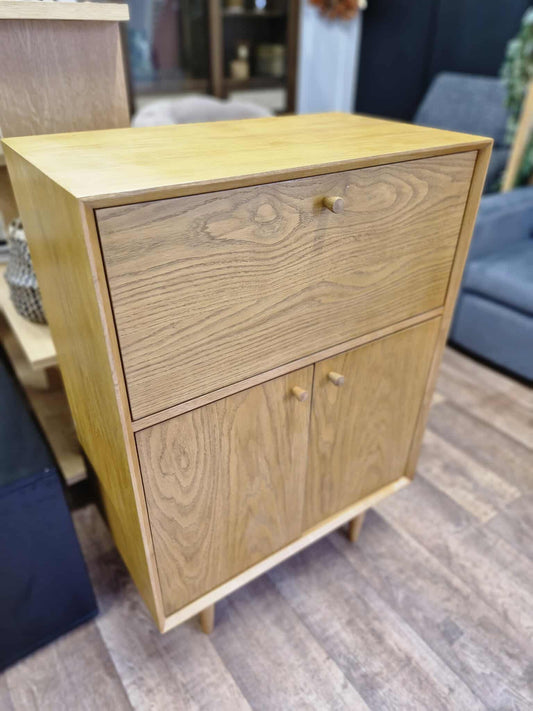 Vintage Style Drink Bar Cabinet / Quilda
