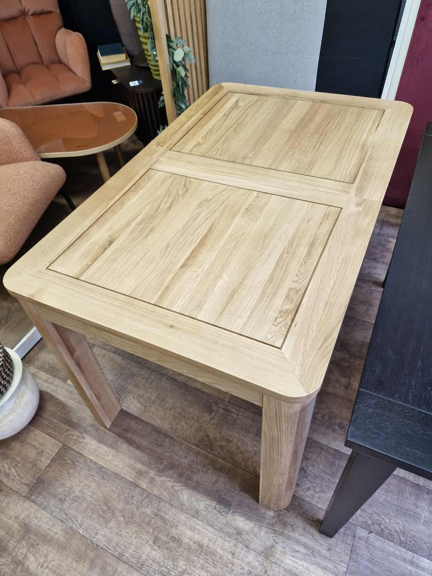 Extending Dining Table / Solid Oak 6-8 seater / OAK FURNITURELAND Romsey