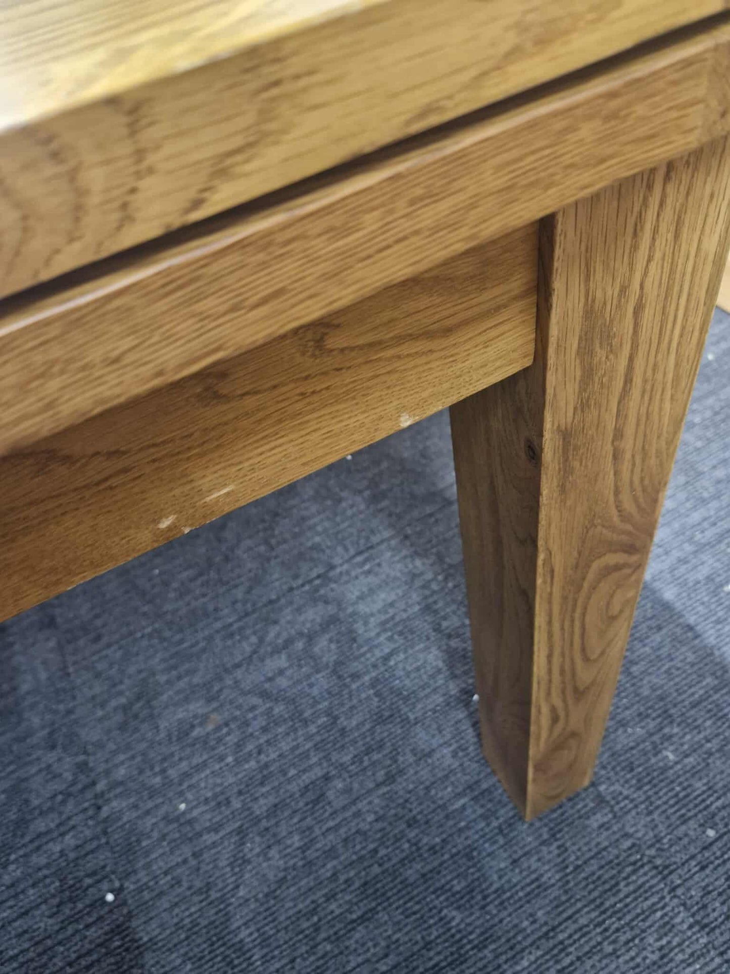 Rustic Solid Oak Extending Dining Table / 6-8 seater