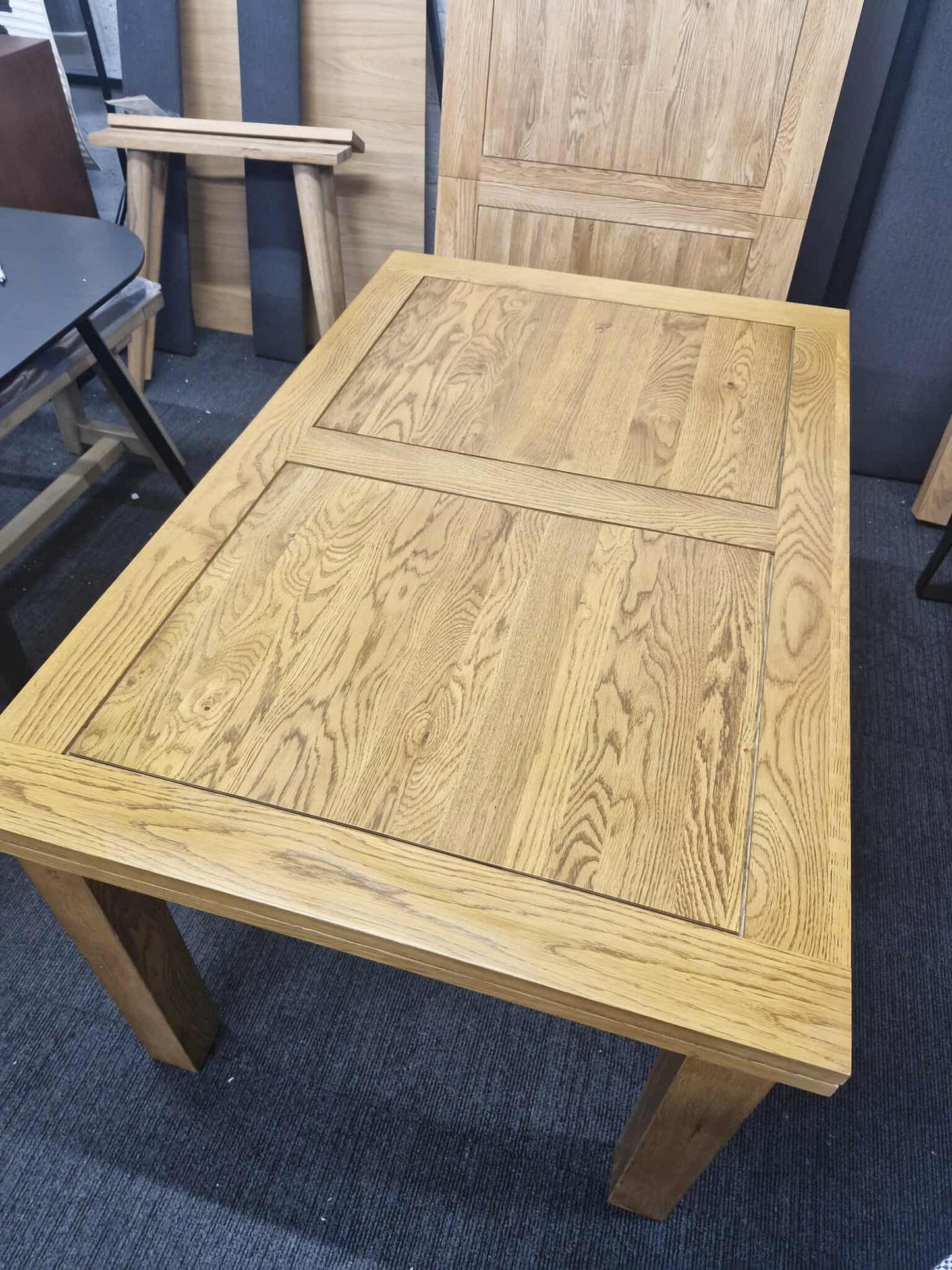 Rustic Solid Oak Extending Dining Table / 6-8 seater