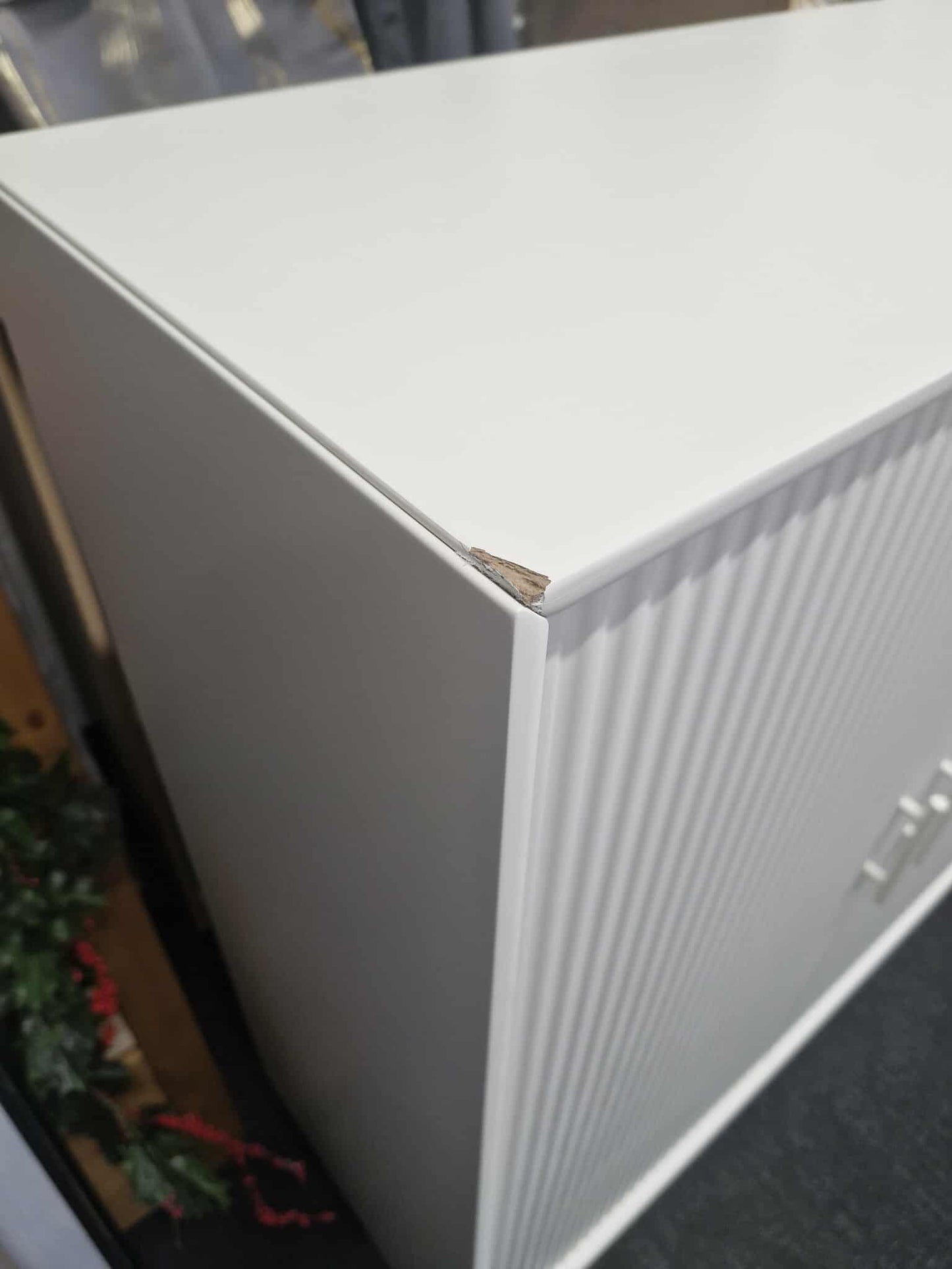 Large and HIgh Cabinet with 2 Ridge Doors / Greige