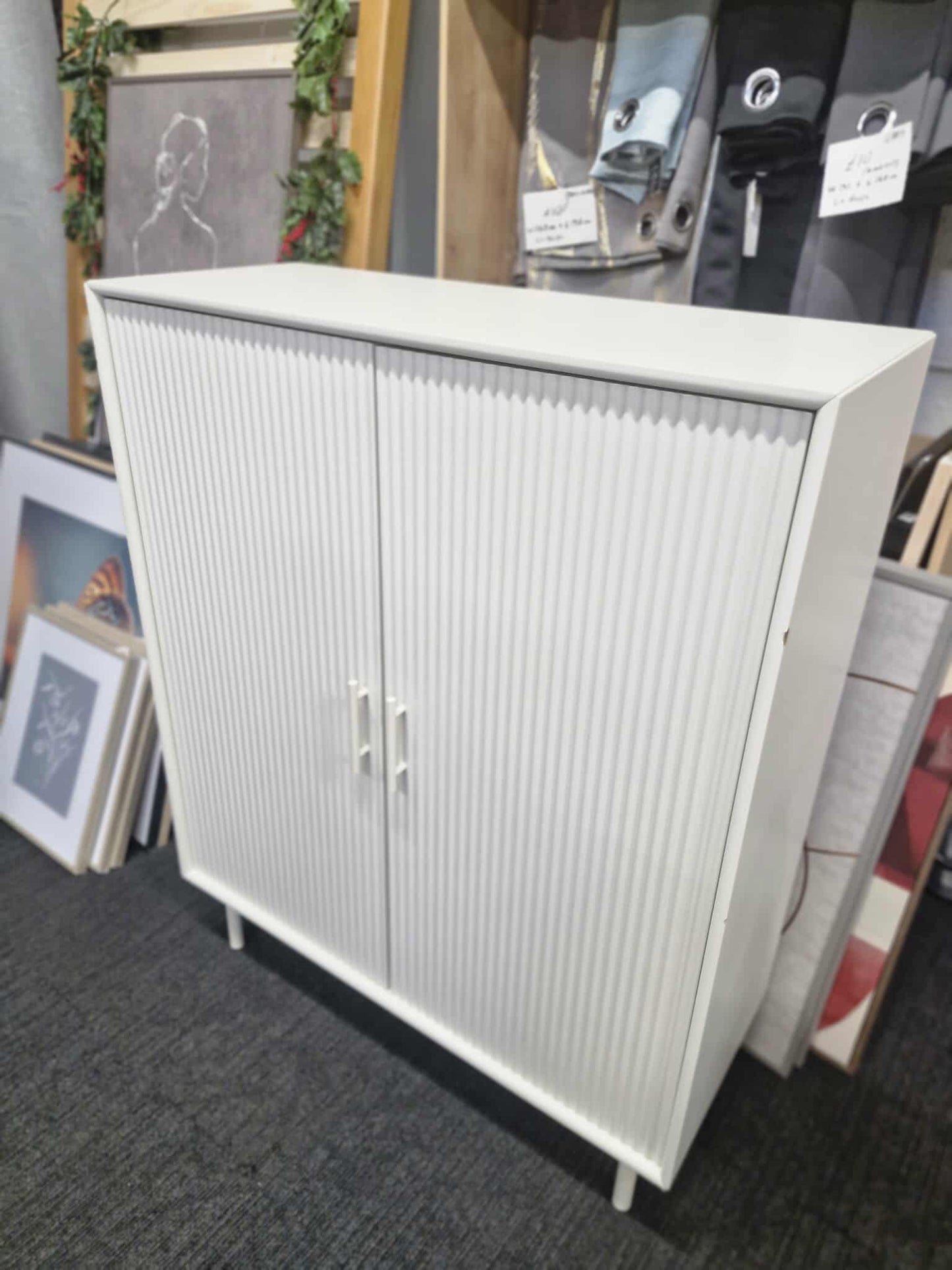 Large and HIgh Cabinet with 2 Ridge Doors / Greige