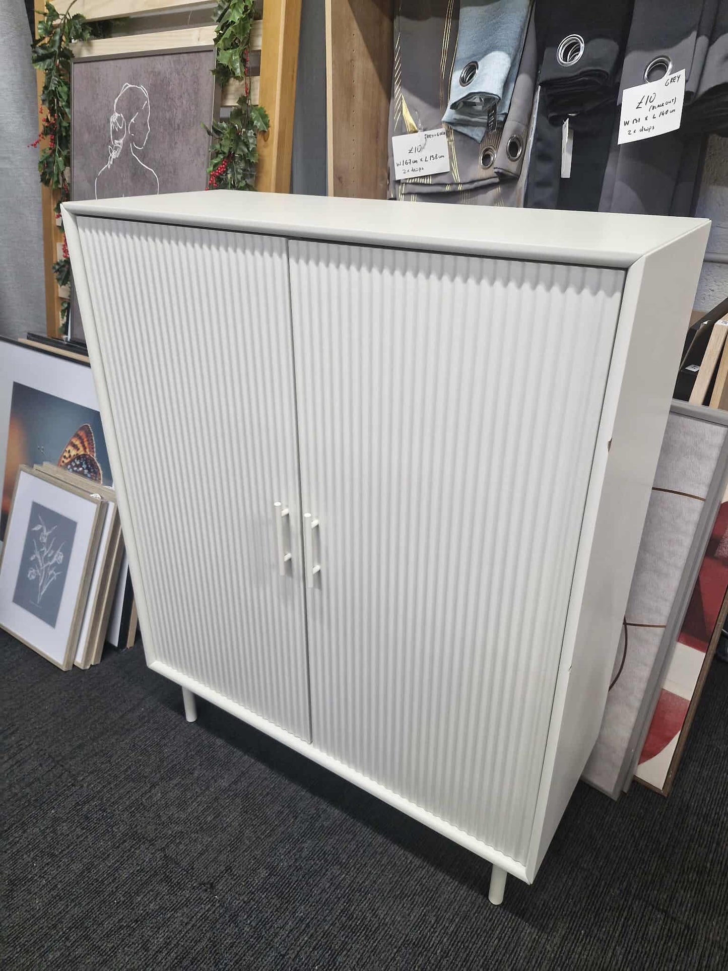 Large and HIgh Cabinet with 2 Ridge Doors / Greige