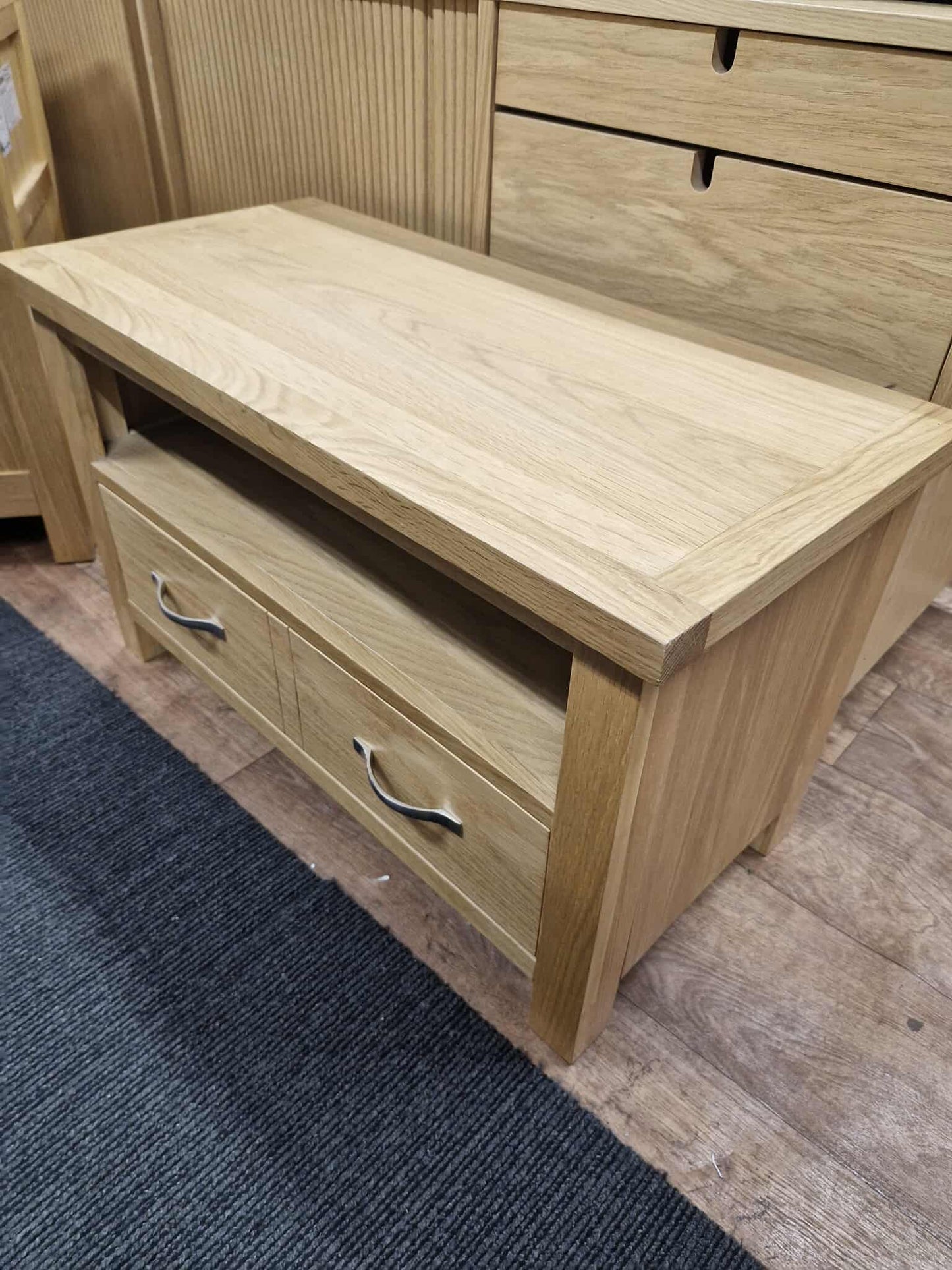 Small Oak Tv Stand Unit with drawer