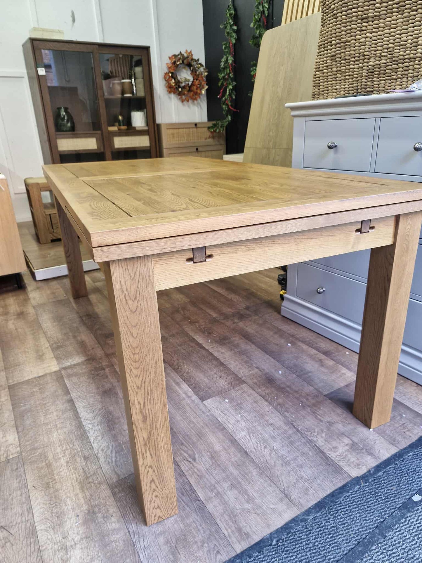 Rustic Solid Oak Extending Dining Table / 8-10 seater