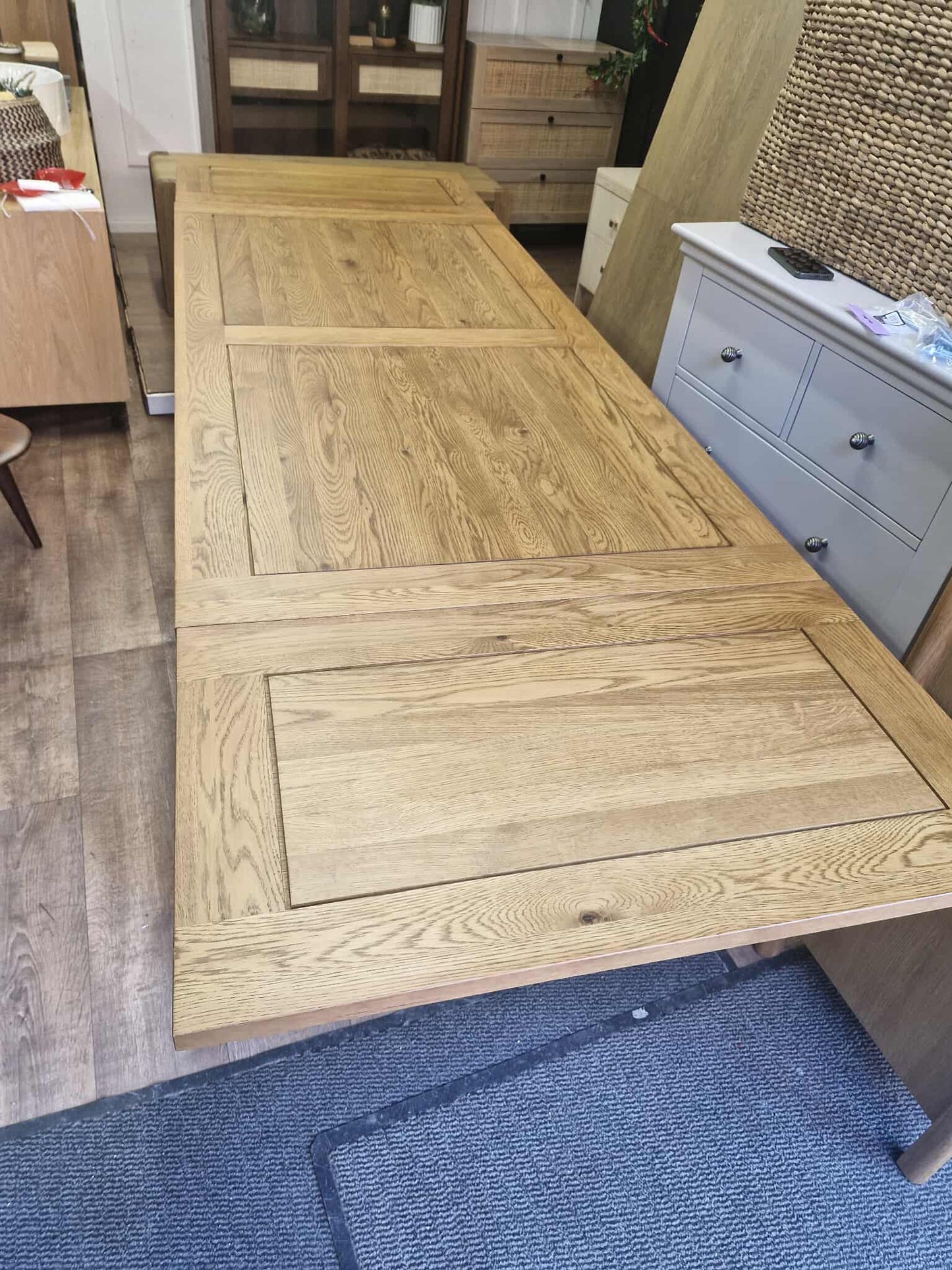 Rustic Solid Oak Extending Dining Table / 8-10 seater