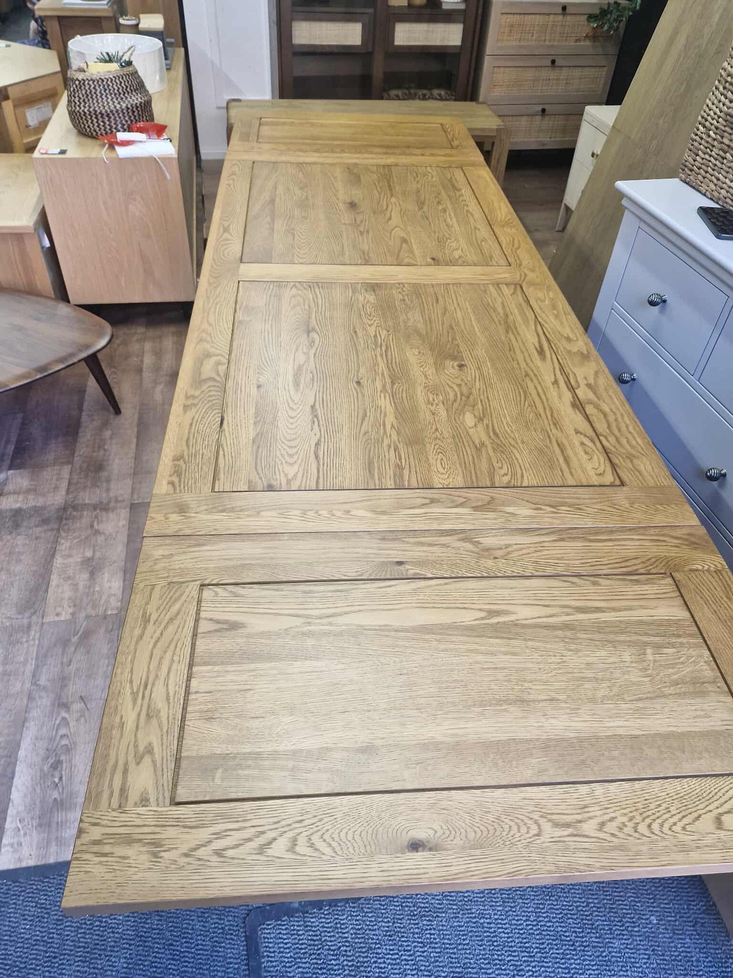 Rustic Solid Oak Extending Dining Table / 8-10 seater