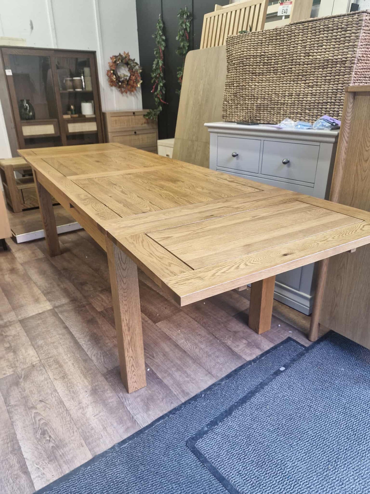 Rustic Solid Oak Extending Dining Table / 8-10 seater