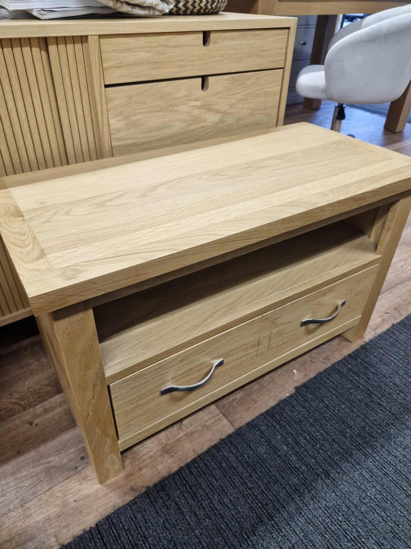 Small Oak Tv Stand Unit with drawer