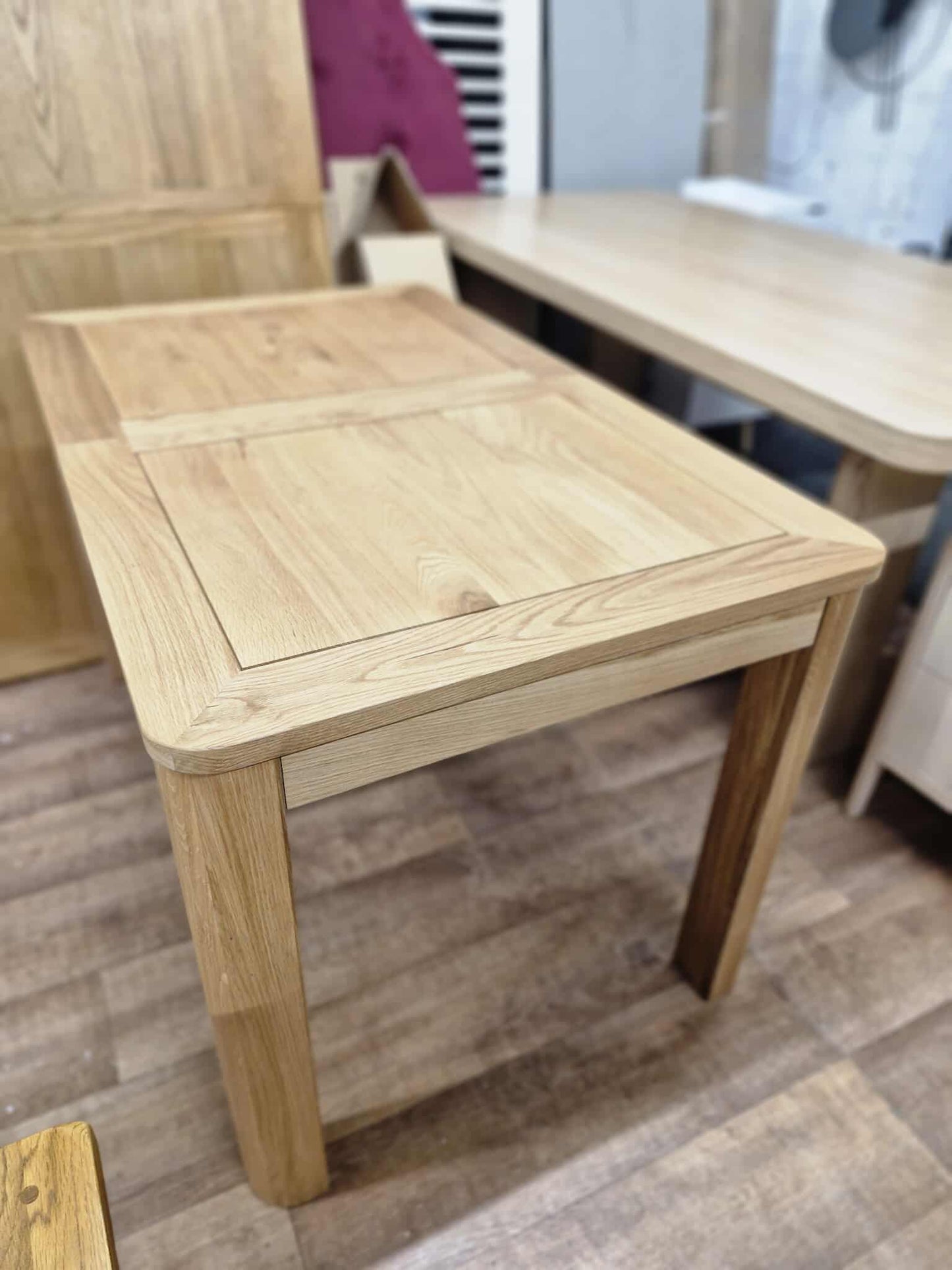 Extending Dining Table / Solid Oak 4-6 seater / OAK FURNITURELAND Romsey