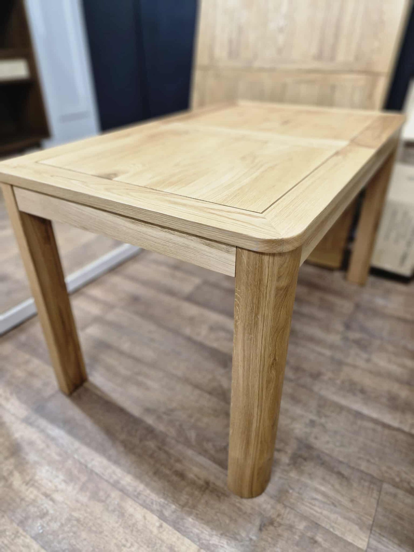 Extending Dining Table / Solid Oak 4-6 seater / OAK FURNITURELAND Romsey