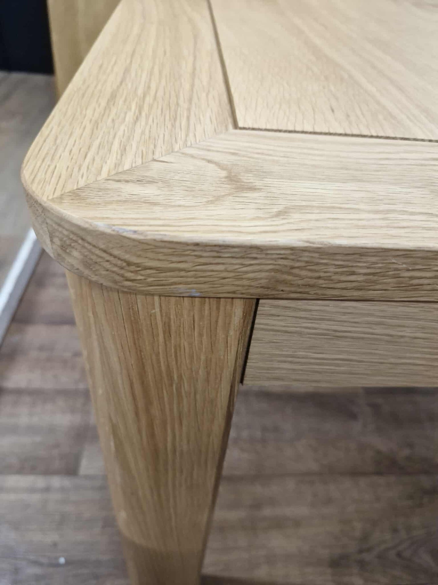Extending Dining Table / Solid Oak 4-6 seater / OAK FURNITURELAND Romsey