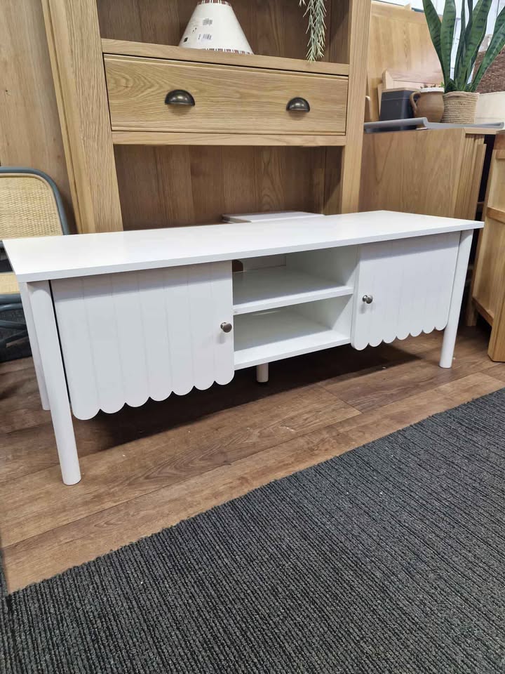 White tv stand scallop bottom doors / media unit