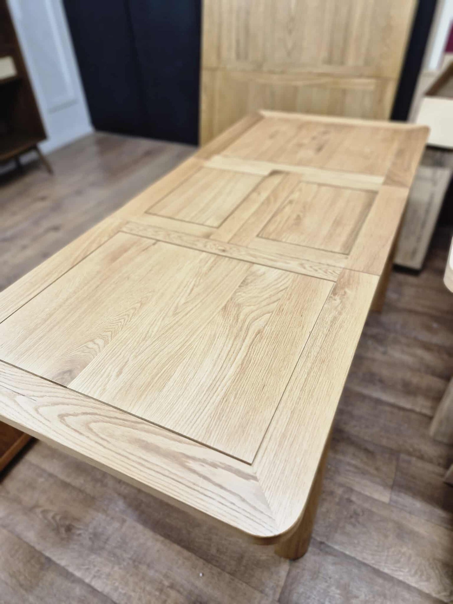 Extending Dining Table / Solid Oak 4-6 seater / OAK FURNITURELAND Romsey