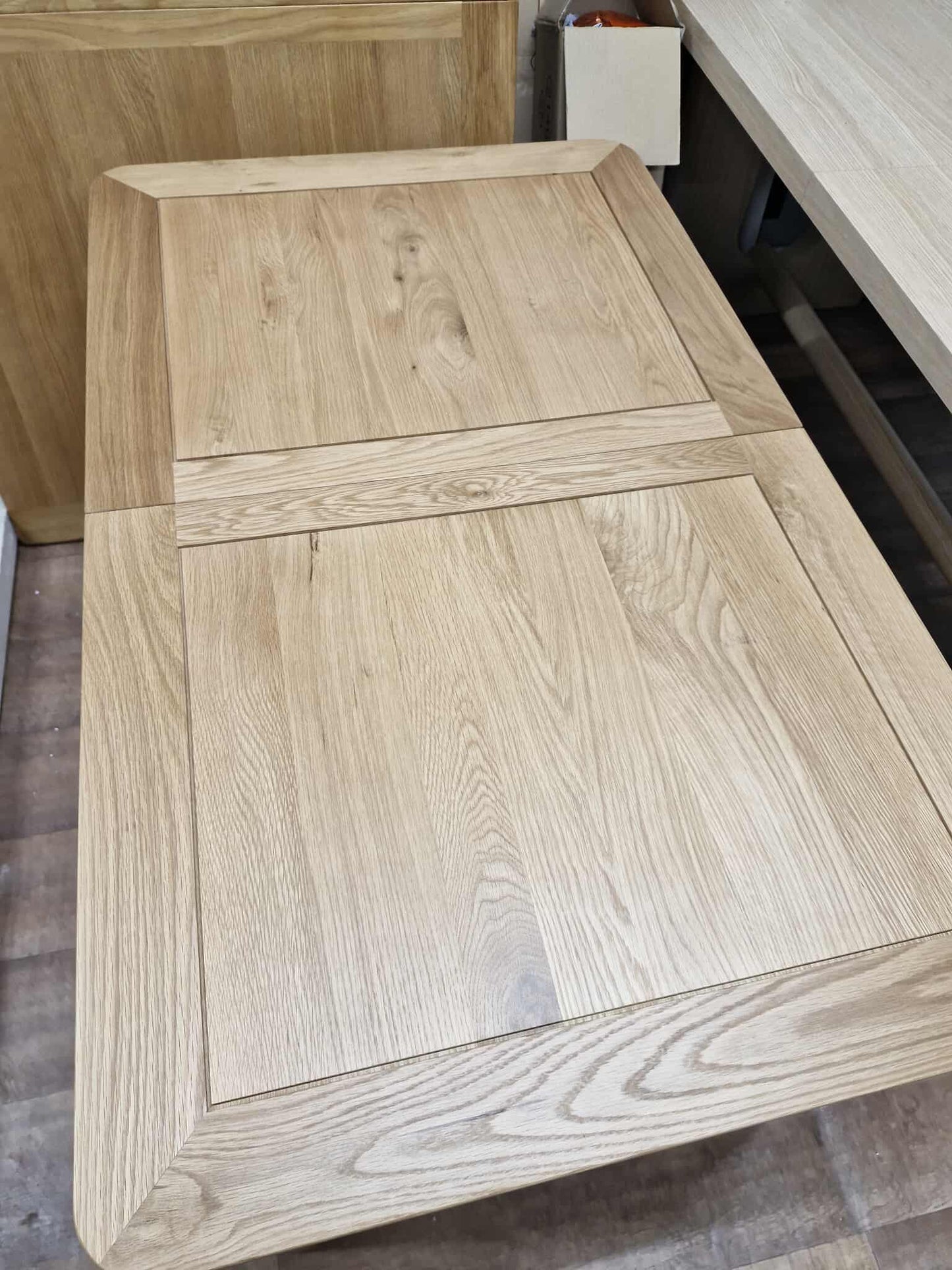 Extending Dining Table / Solid Oak 4-6 seater / OAK FURNITURELAND Romsey