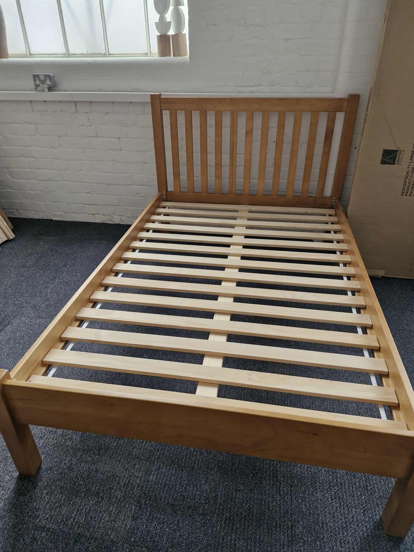 Solid Wood Spindle Small Double Bed