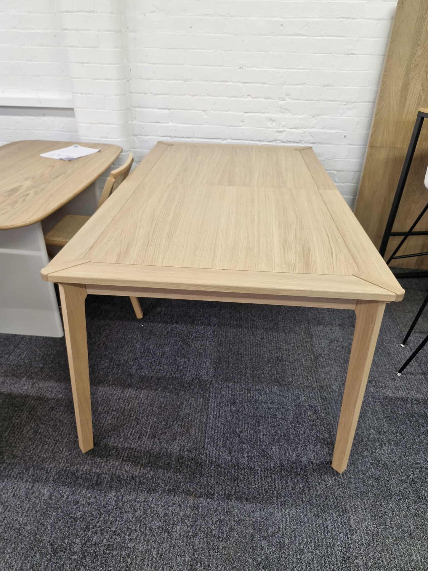 Large Light Wood / Oak 6-10 Seater Extending Dining Table