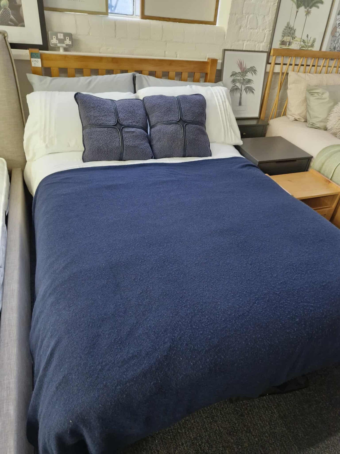 Solid Wood Spindle Small Double Bed
