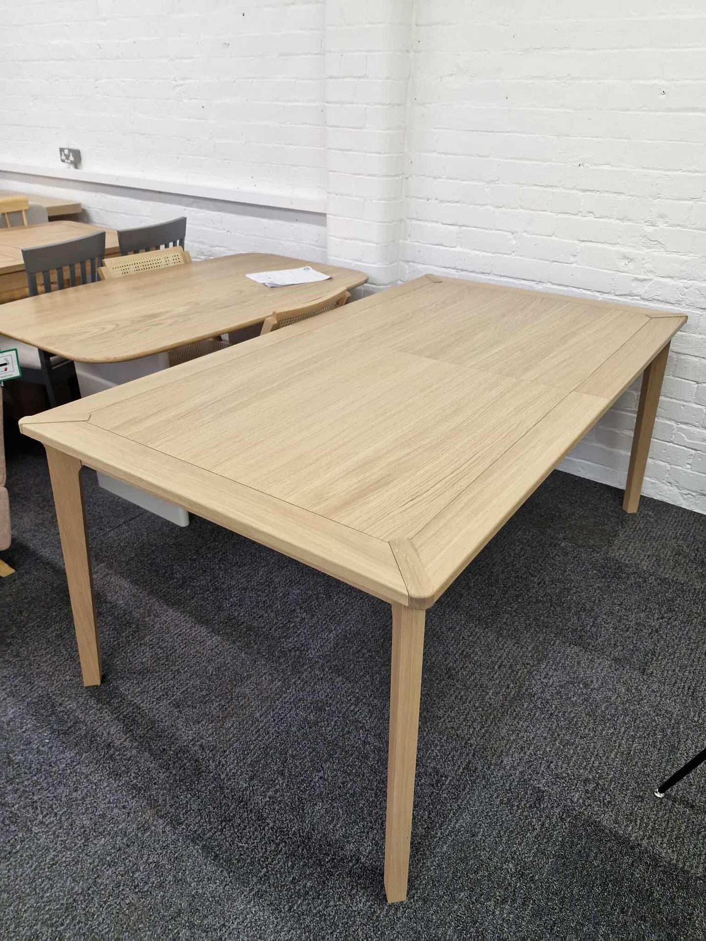 Large Light Wood / Oak 6-10 Seater Extending Dining Table