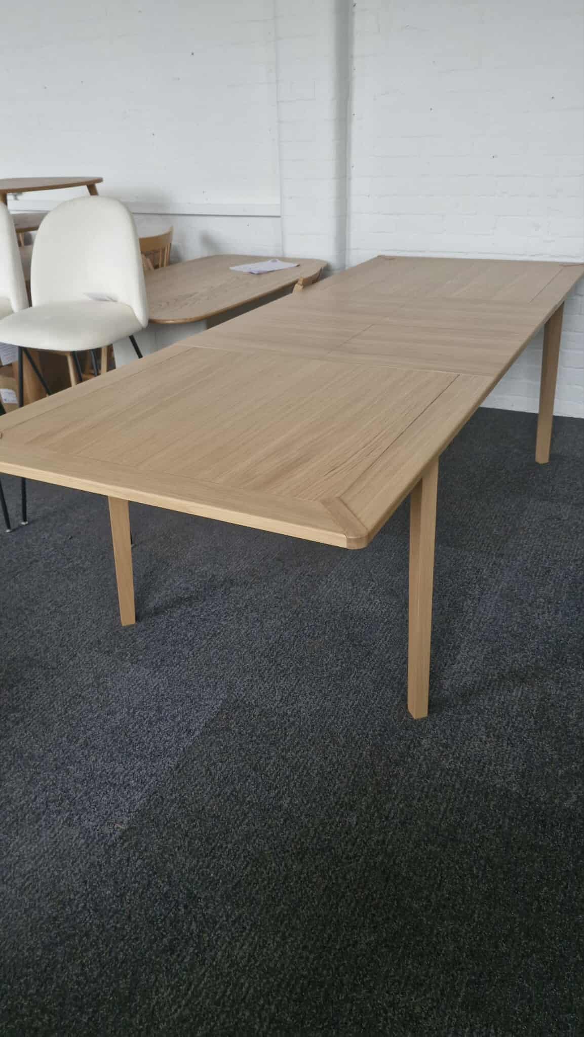 Large Light Wood / Oak 6-10 Seater Extending Dining Table