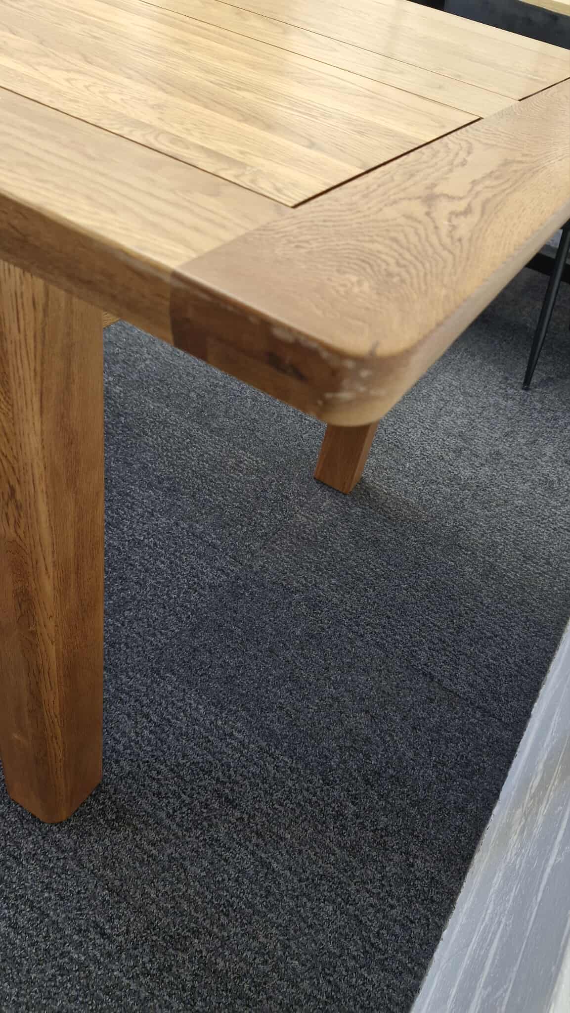 Solid Rustic Oak Extending Dining Table / 6-8 seater