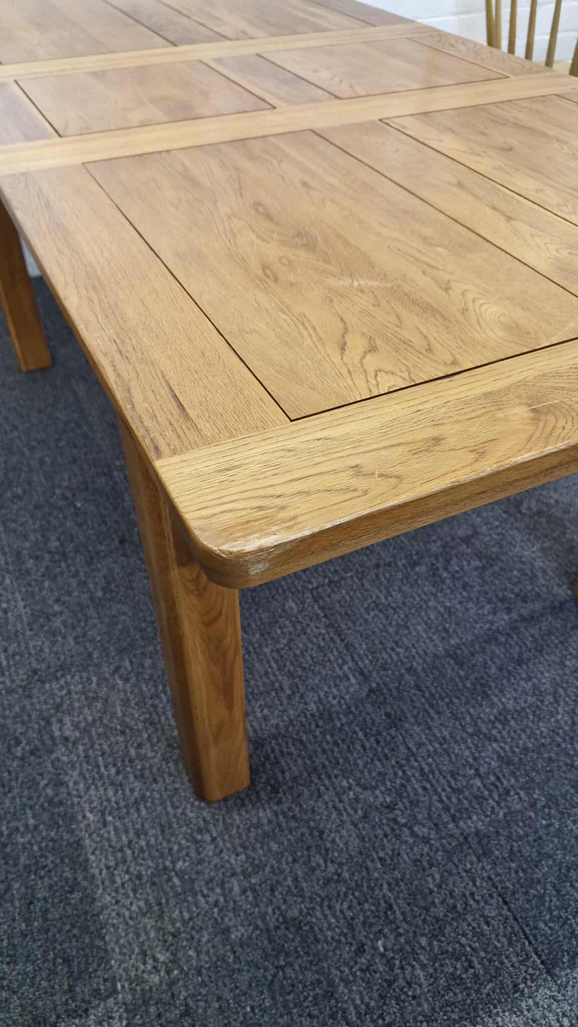 Solid Rustic Oak Extending Dining Table / 6-8 seater