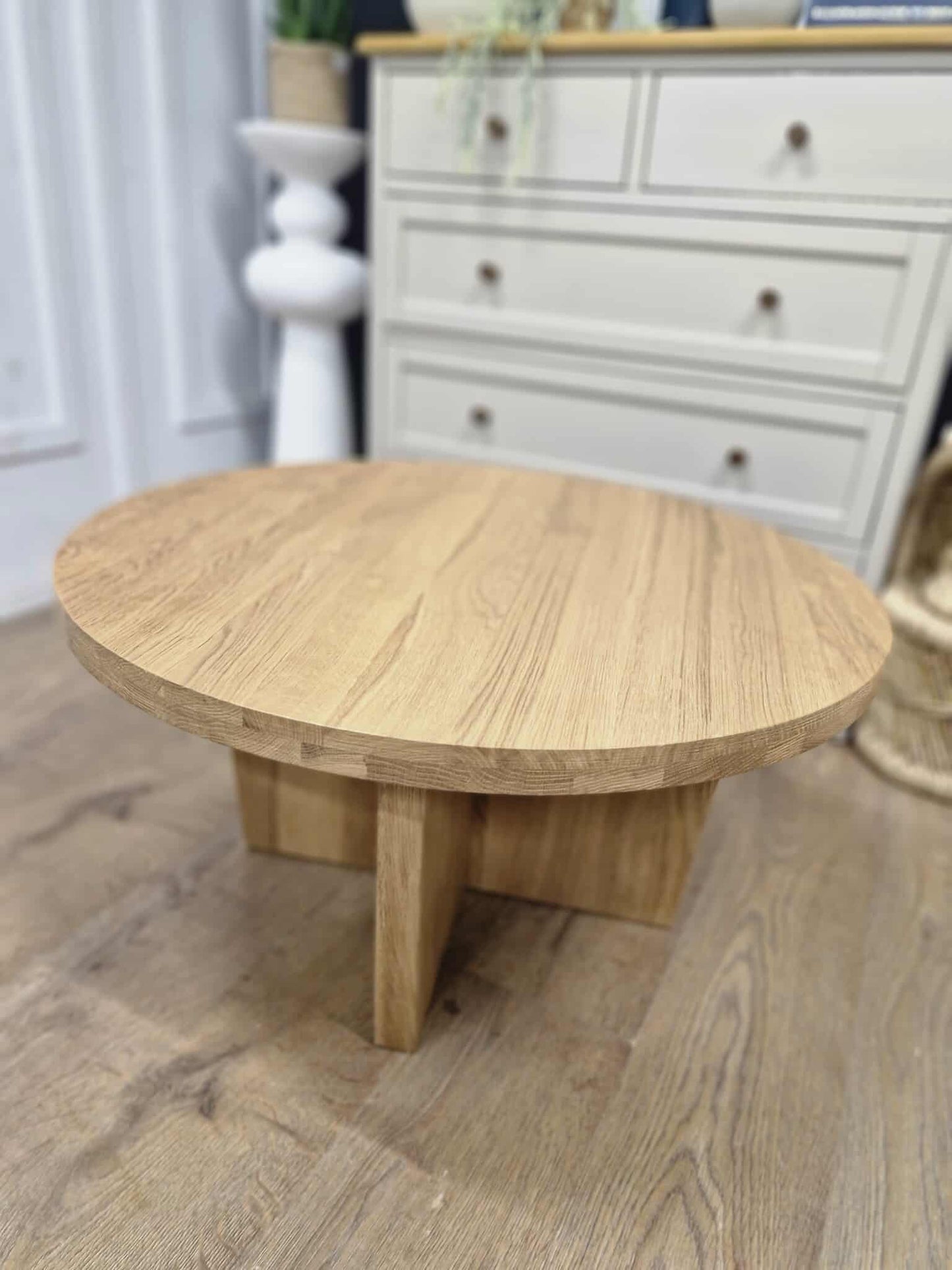 Round Solid Wood Coffee Table / Oak Furnitureland Highworth