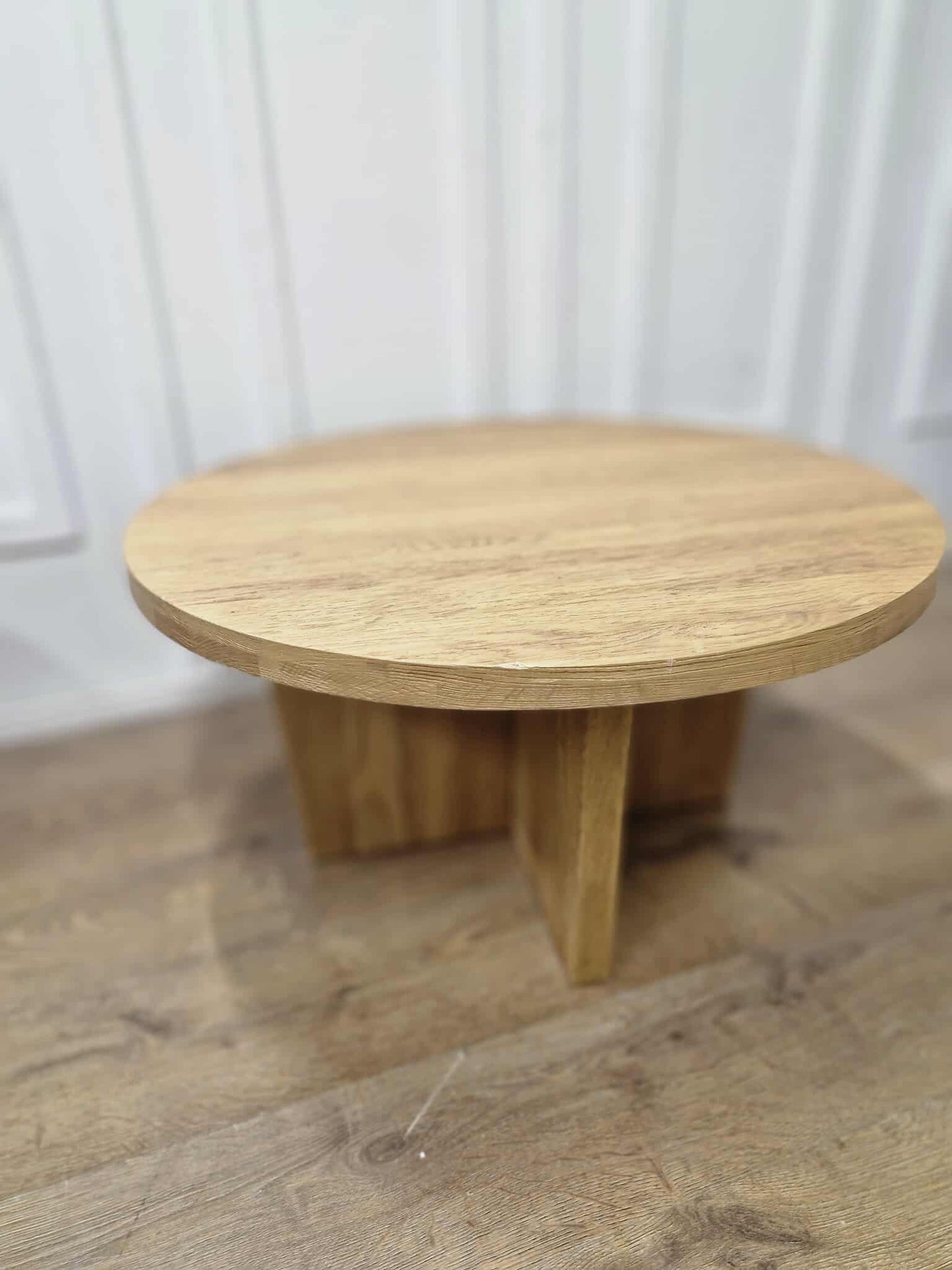 Round Solid Wood Coffee Table / Oak Furnitureland Highworth