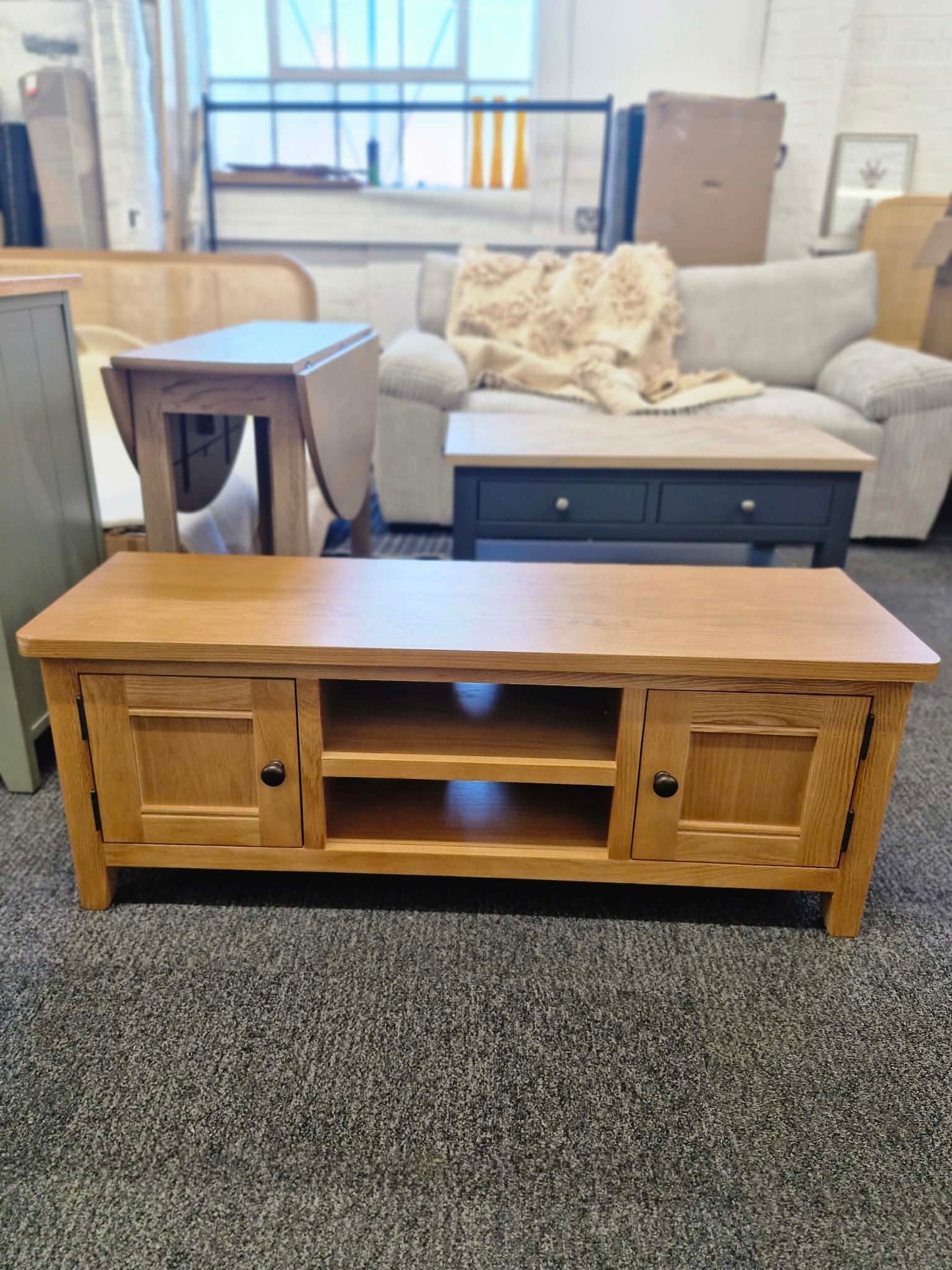 Rustic Oak Small TV Stand / 120cm