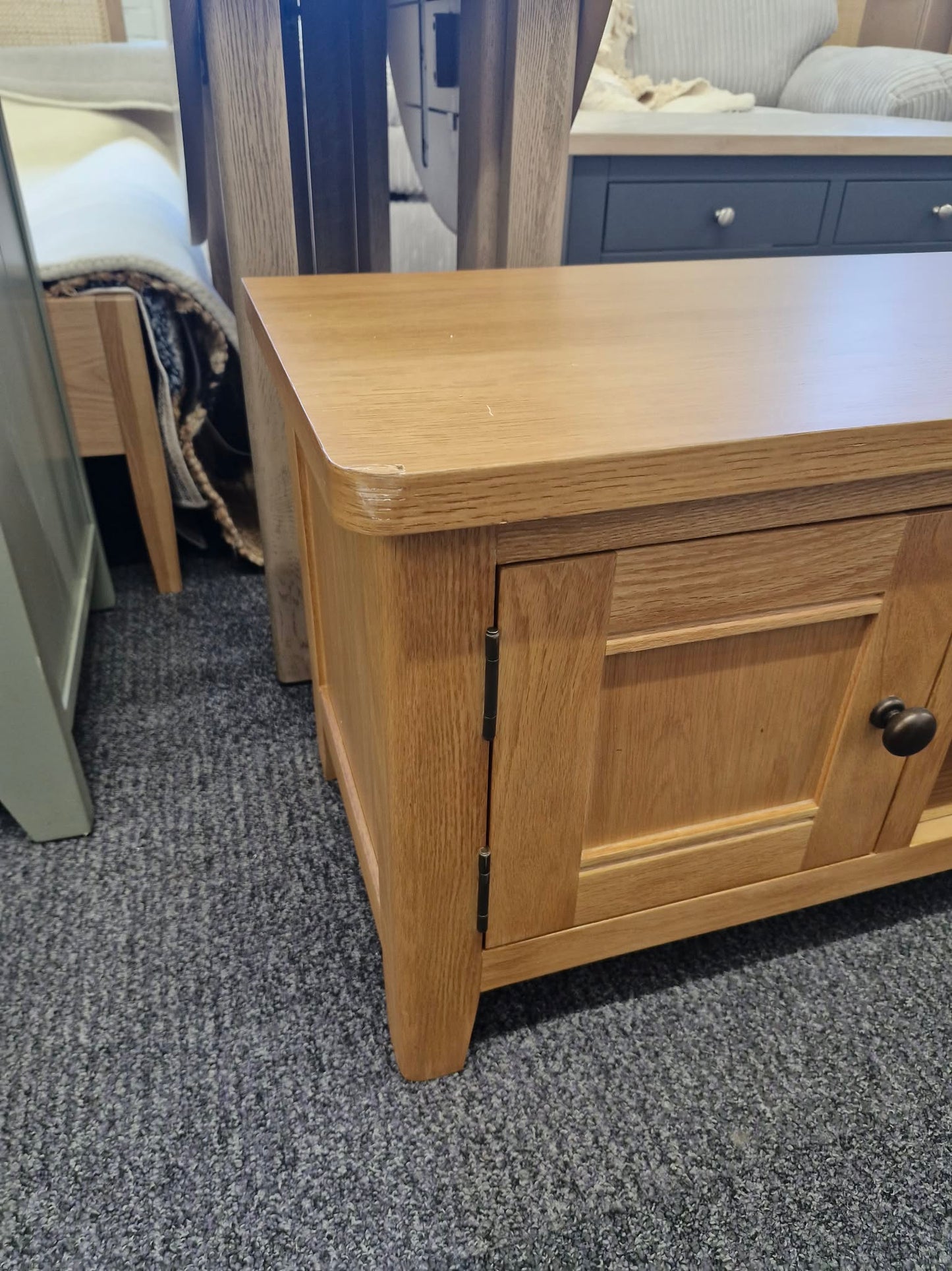 Rustic Oak Small TV Stand / 120cm