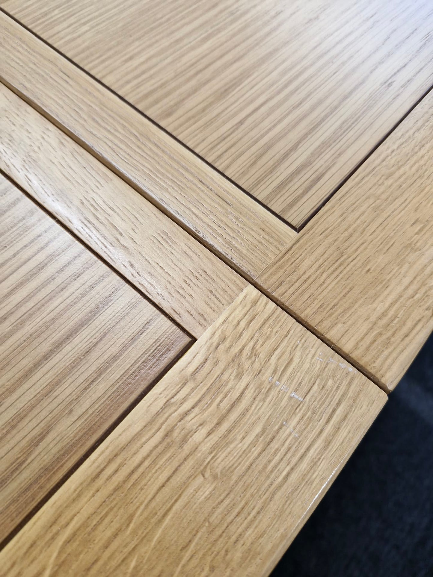 Extending Dining Table Painted and Oak / 6-8 seater