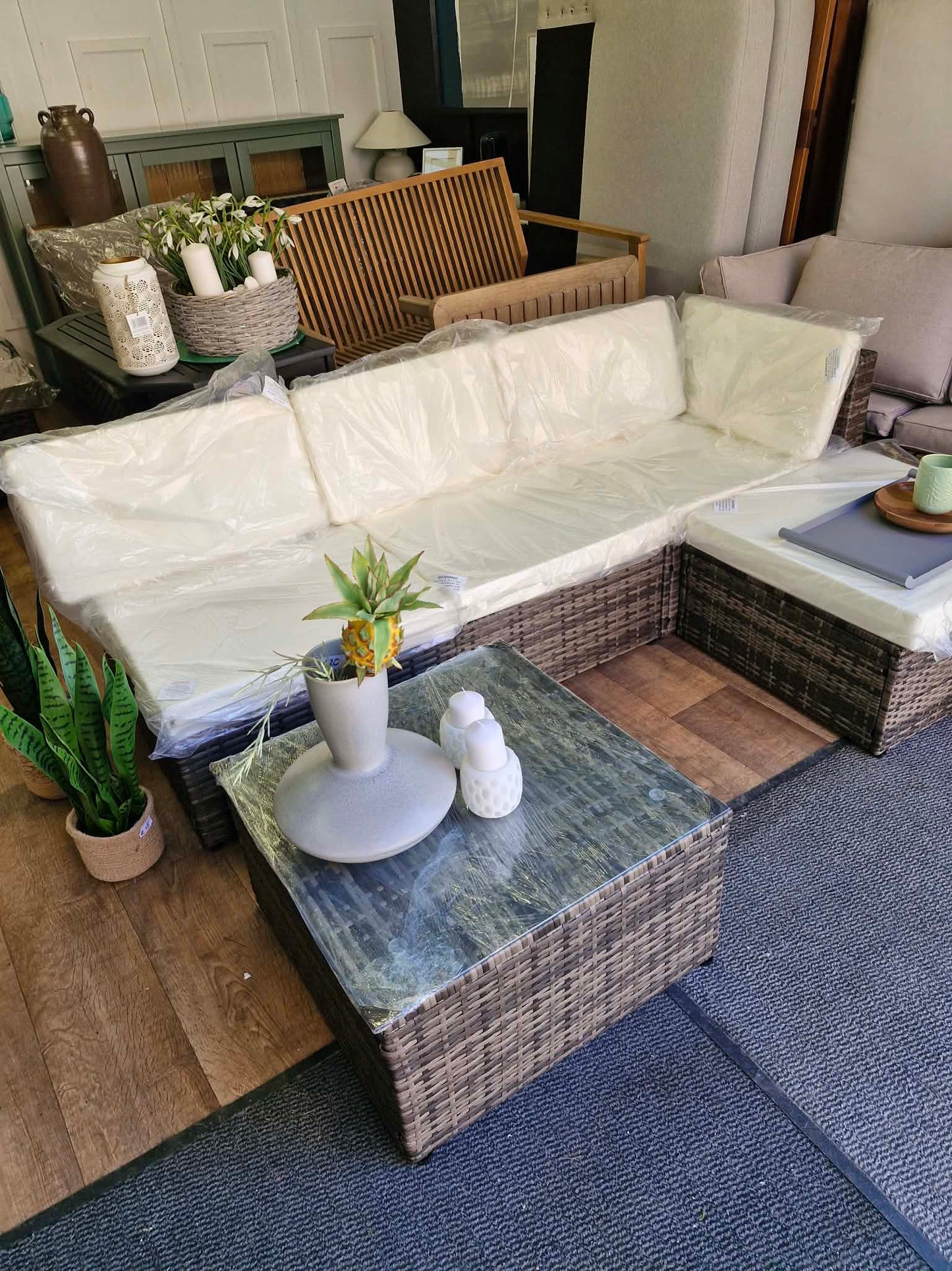 Outdoor Garden Brown and Cream 4 Seater Corner Sofa and Coffee Table