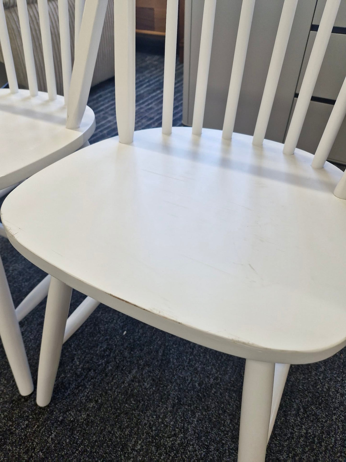 Set of 2 White Windsor Spindle Back Wooden Dining Chairs