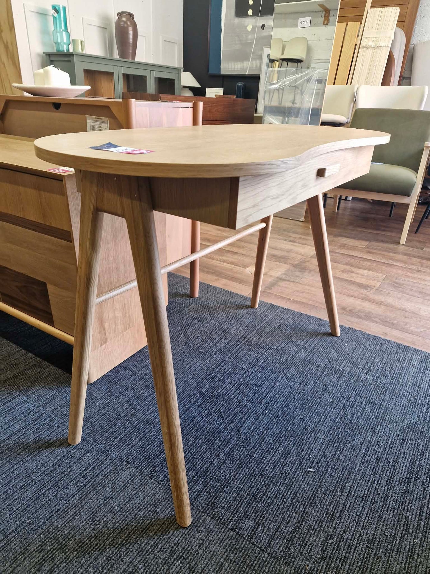 Bean Organic Shape Oak Desk with drawer
