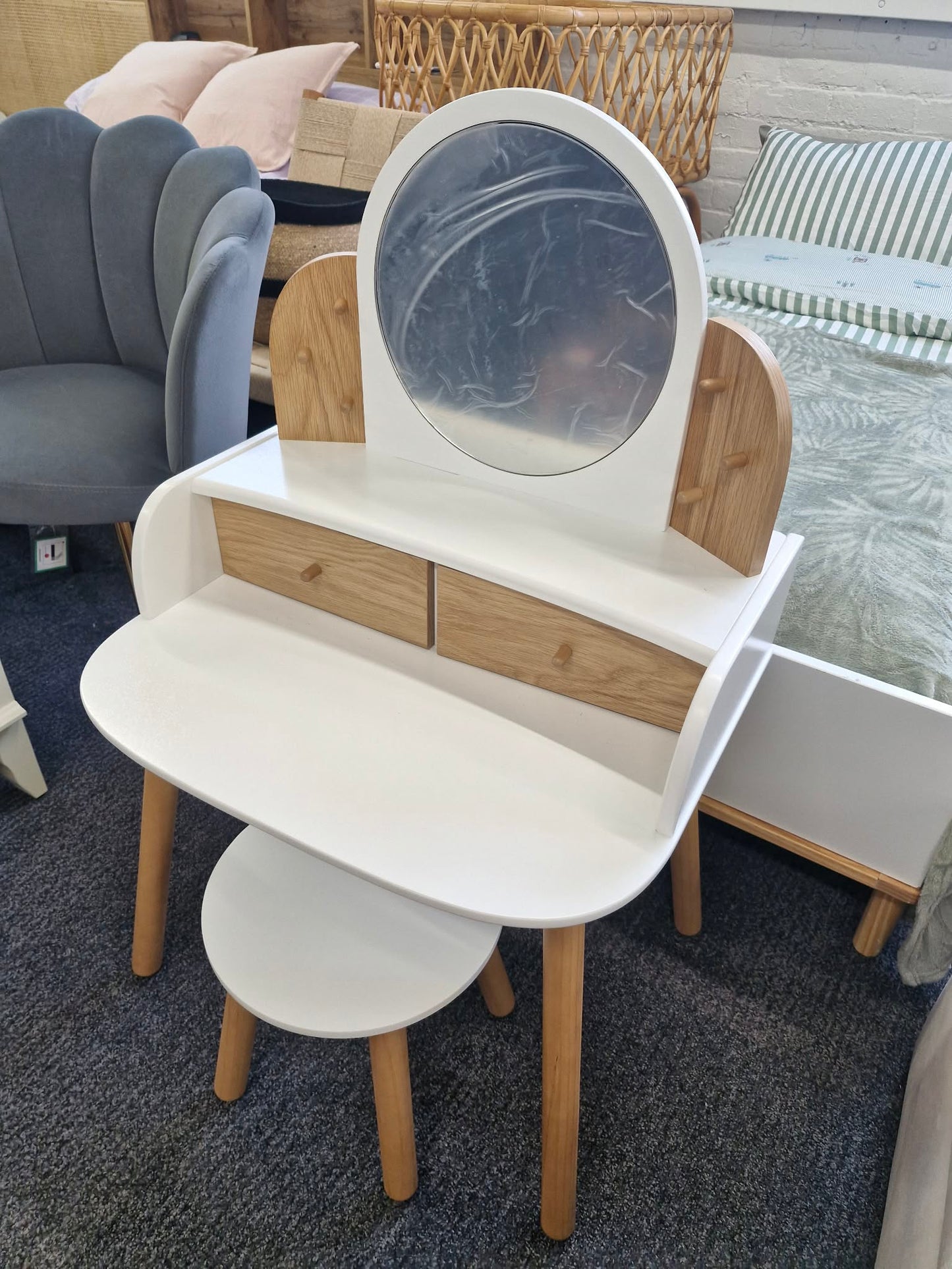 Kids Child Dressing Table & Stool / White and Wood