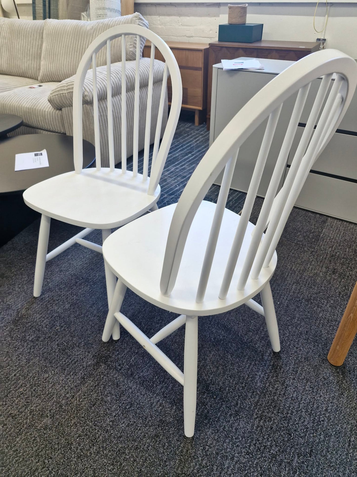 Set of 2 White Windsor Spindle Back Wooden Dining Chairs